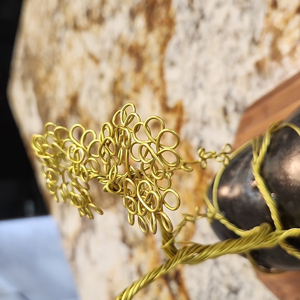 Gold wire Tree - Picture 2 of 7
